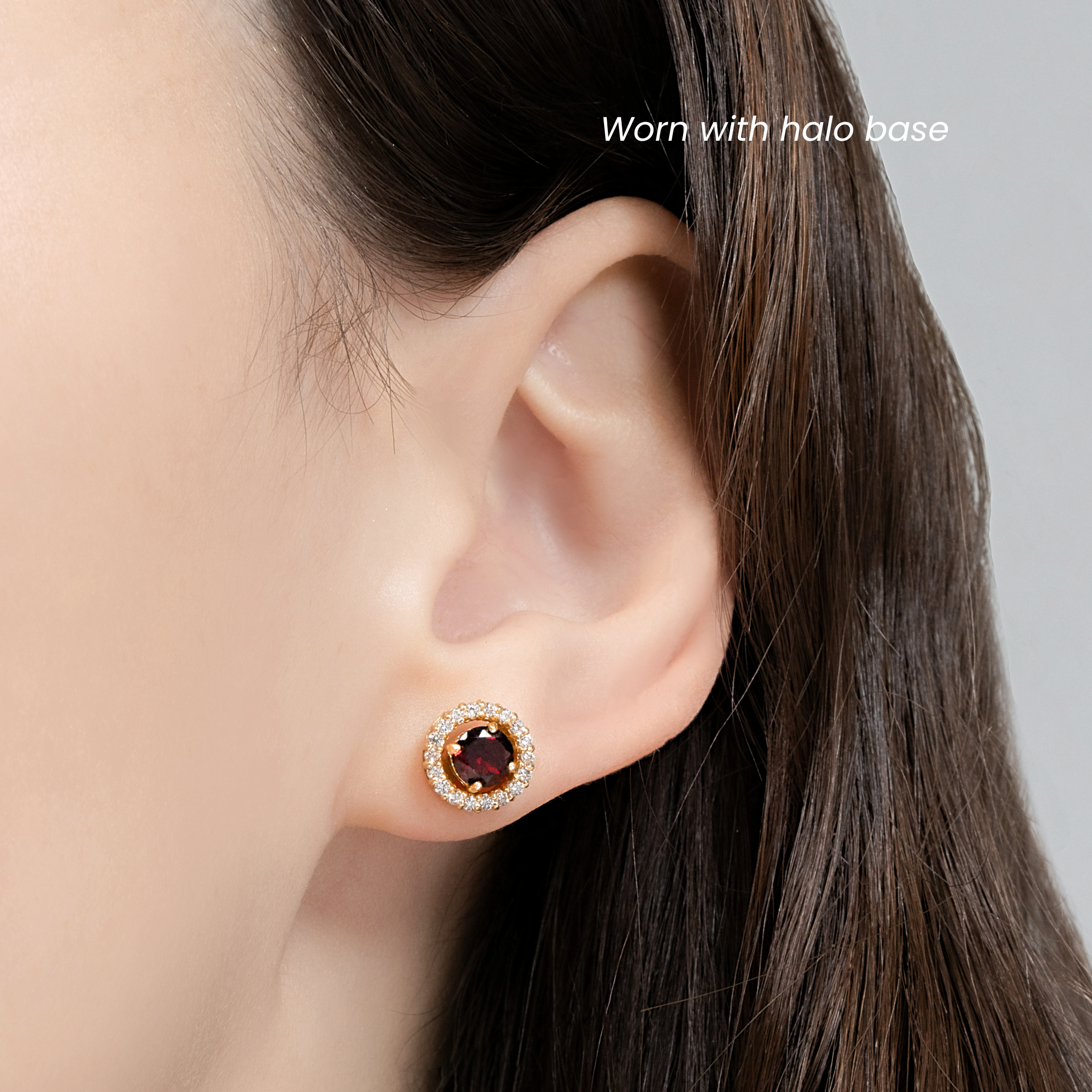 Puces d'oreilles grenat avec entourage et ornements en vermeil 18 carats