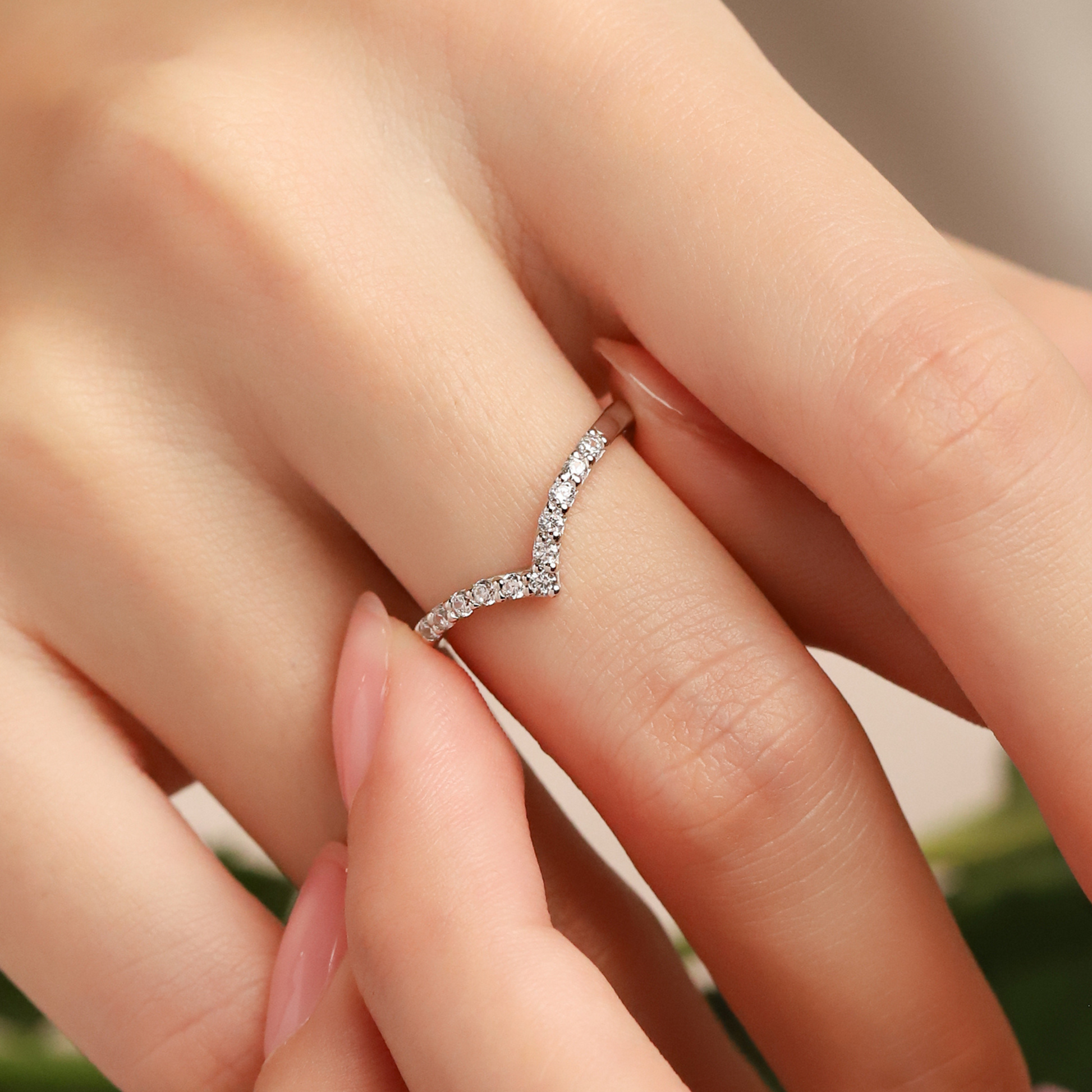 Wishbone Curved Eternity Ring in Sterling Silver - SJR London Timepiece