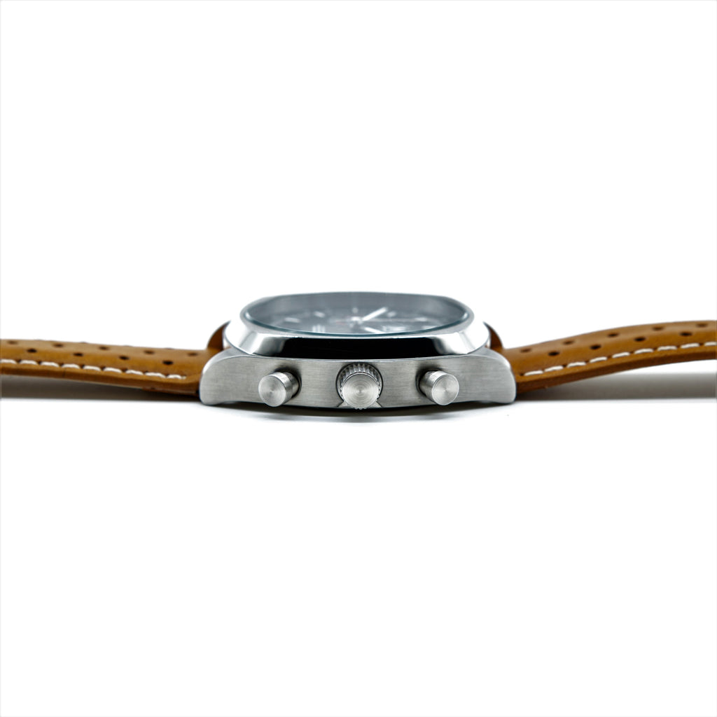 Chronomètre Classic Driver, bracelet marron clair (PRÉCOMMANDER DÈS MAINTENANT)