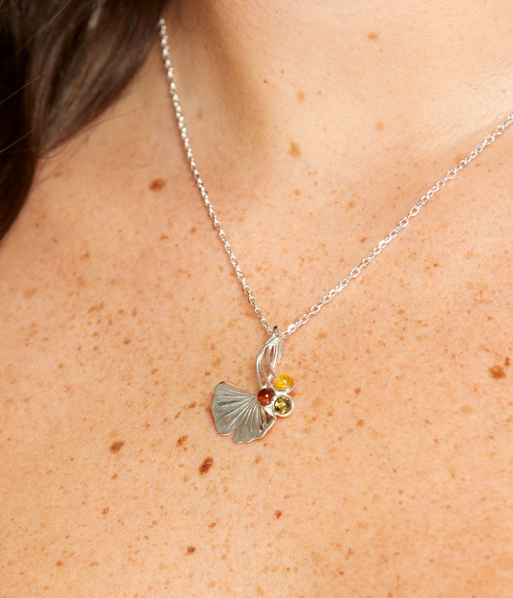 Collier ambre ginkgo