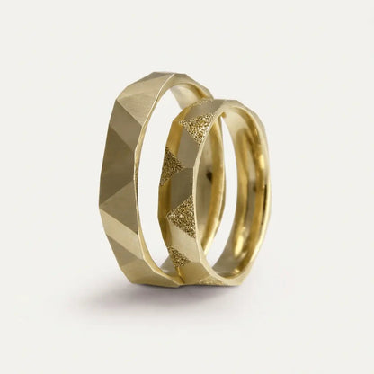3.5mm Gold Wedding Band – Pyramid Facet Sandblast Detail – 9ct/14ct/18ct Gold