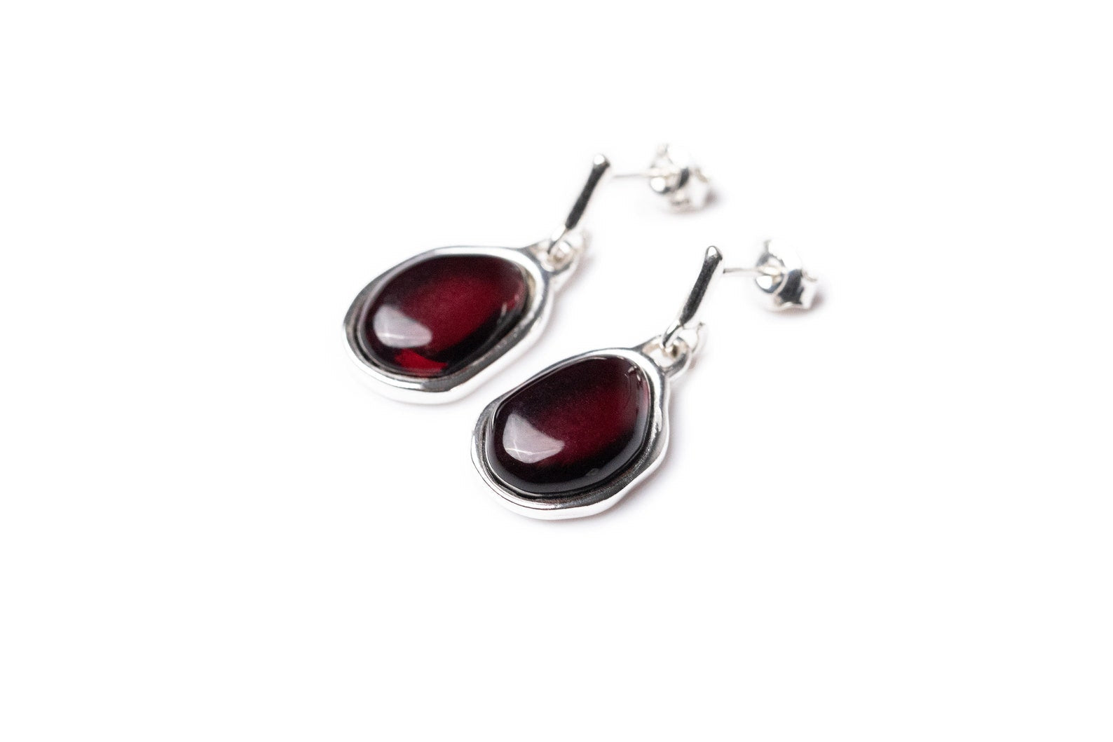 Boucles d'oreilles pendantes en ambre cerise ELEMENTS