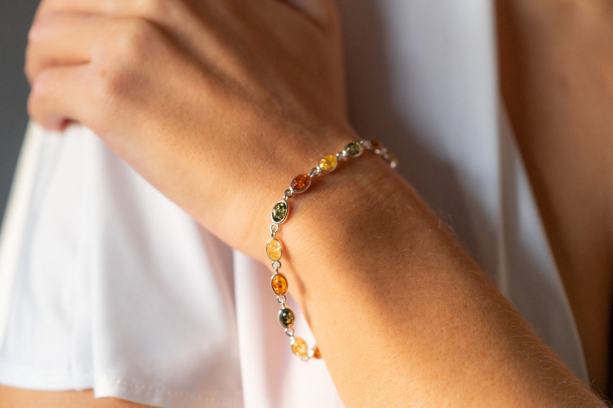 Bracelet fin multicolore en ambre