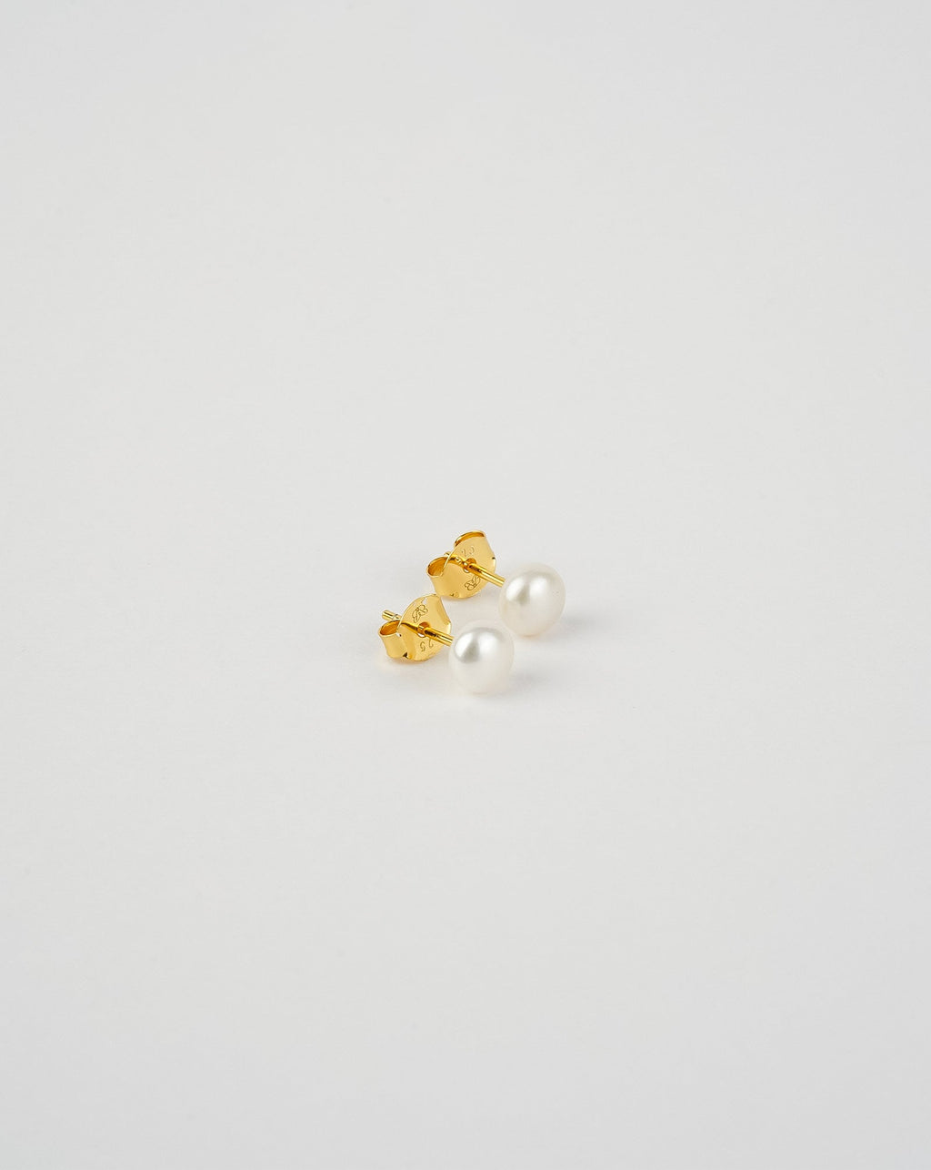 Boucles d'oreilles clous bouton en perles d'eau douce