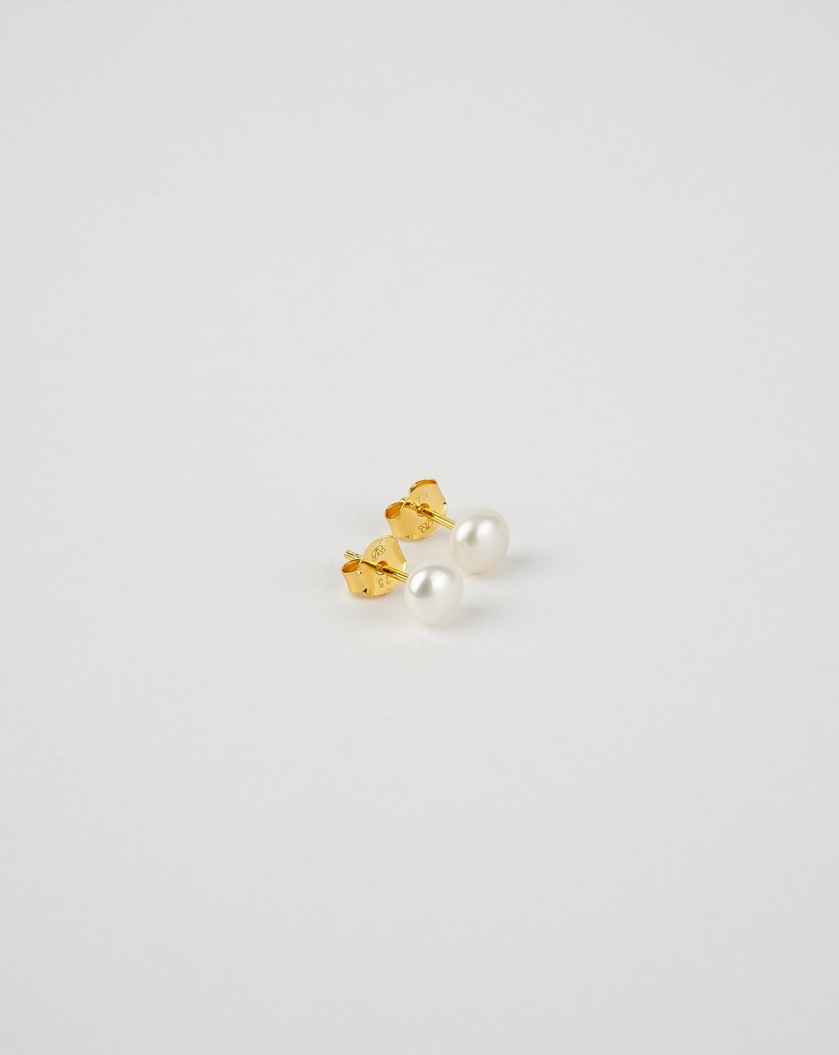 Boucles d'oreilles clous bouton en perles d'eau douce