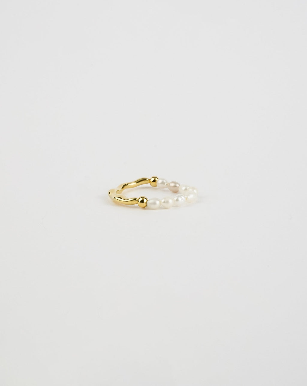 Bague martelée avec perle