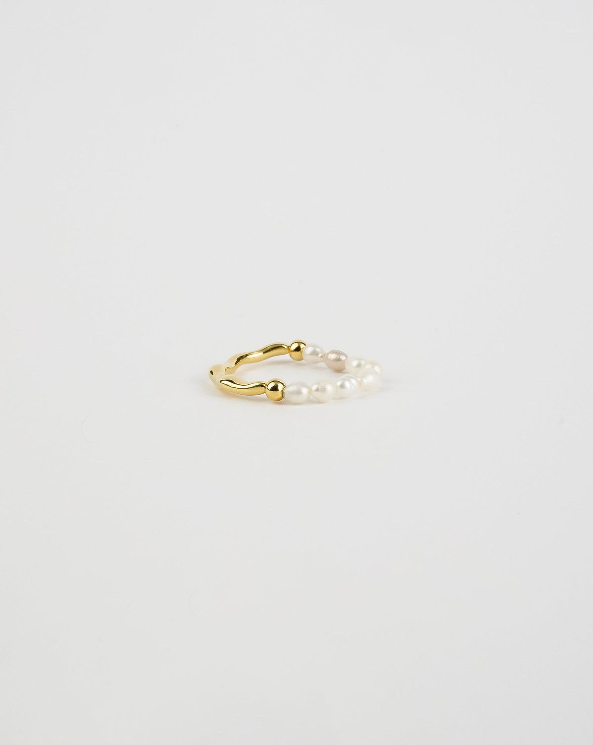 Bague martelée avec perle