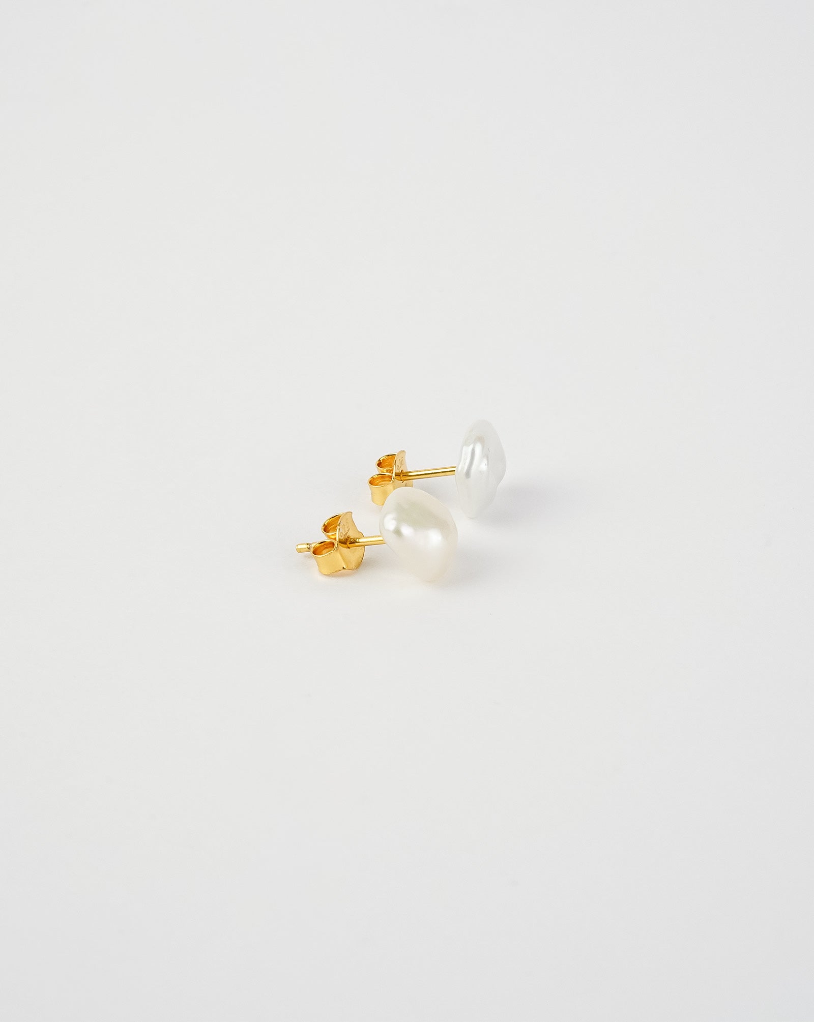 Boucles d'oreilles clous en perles baroques d'eau douce
