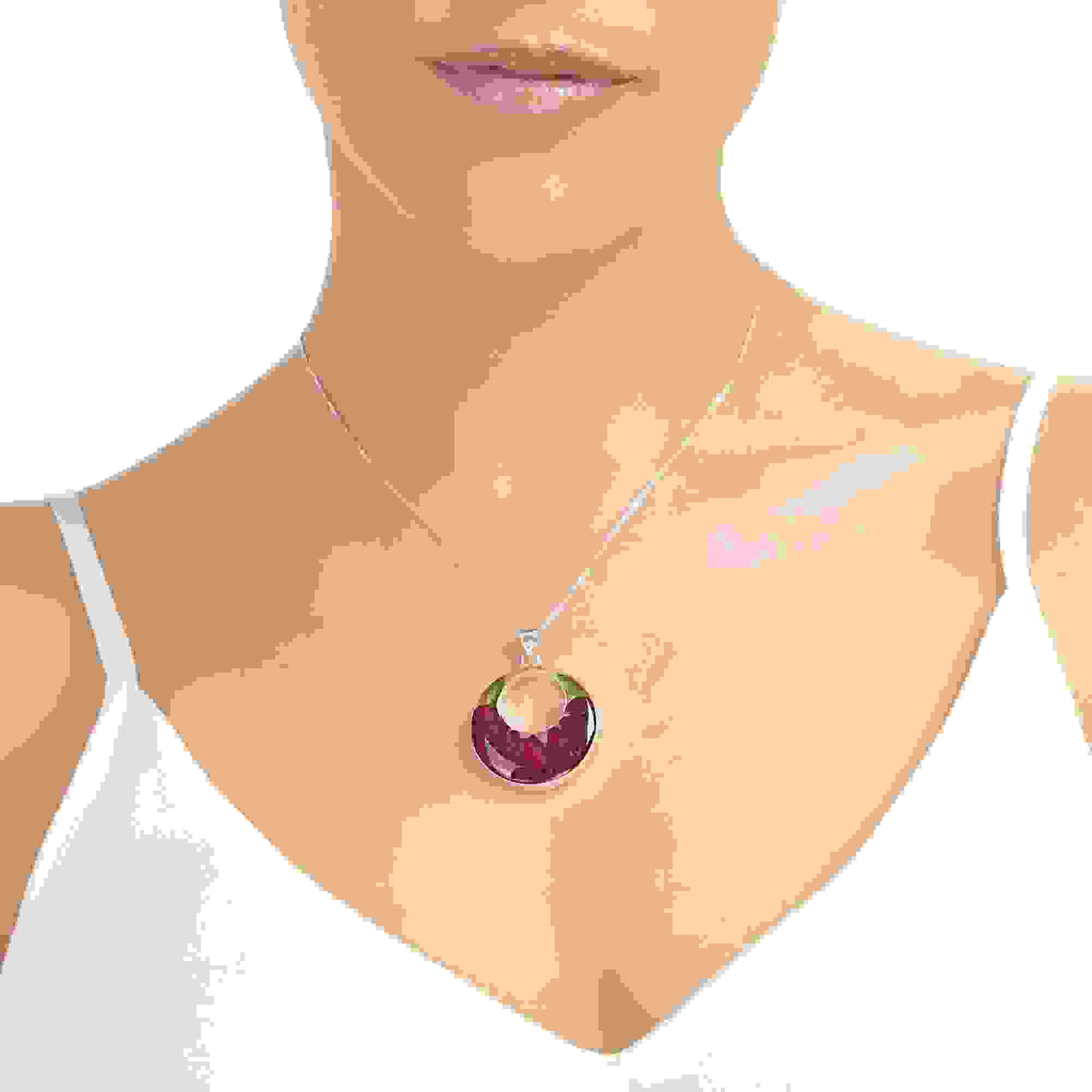 Poppy Round Pendant Necklace