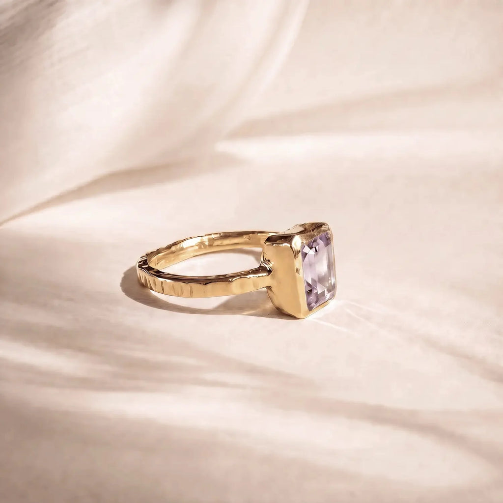 Bague améthyste lavée par les marées - Améthyste octogonale et anneau martelé